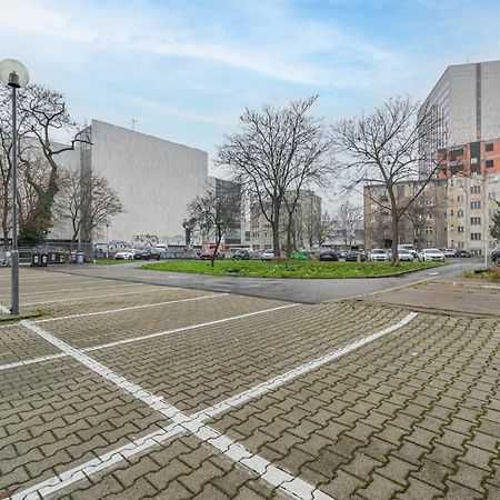 Natural-Style Apartment In The Centre Of Братислава Экстерьер фото